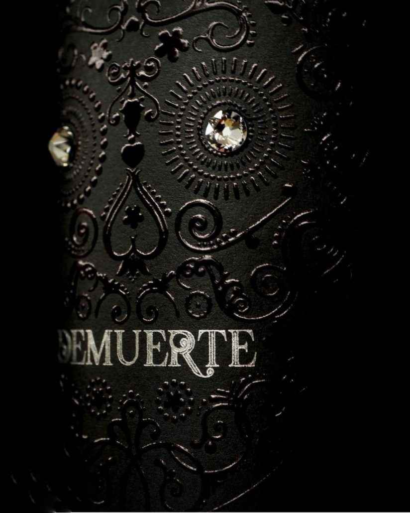 ¿Por qué es importante la etiqueta de una botella de vino en la elección del consumidor?